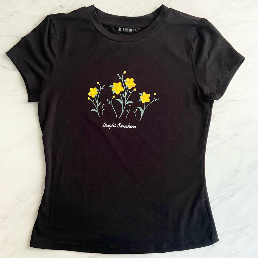 Shein Floral and Slogan Graphic Top Size XS